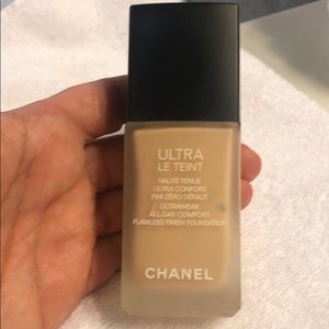 Chanel Ultra Le Teint 1oz / B10